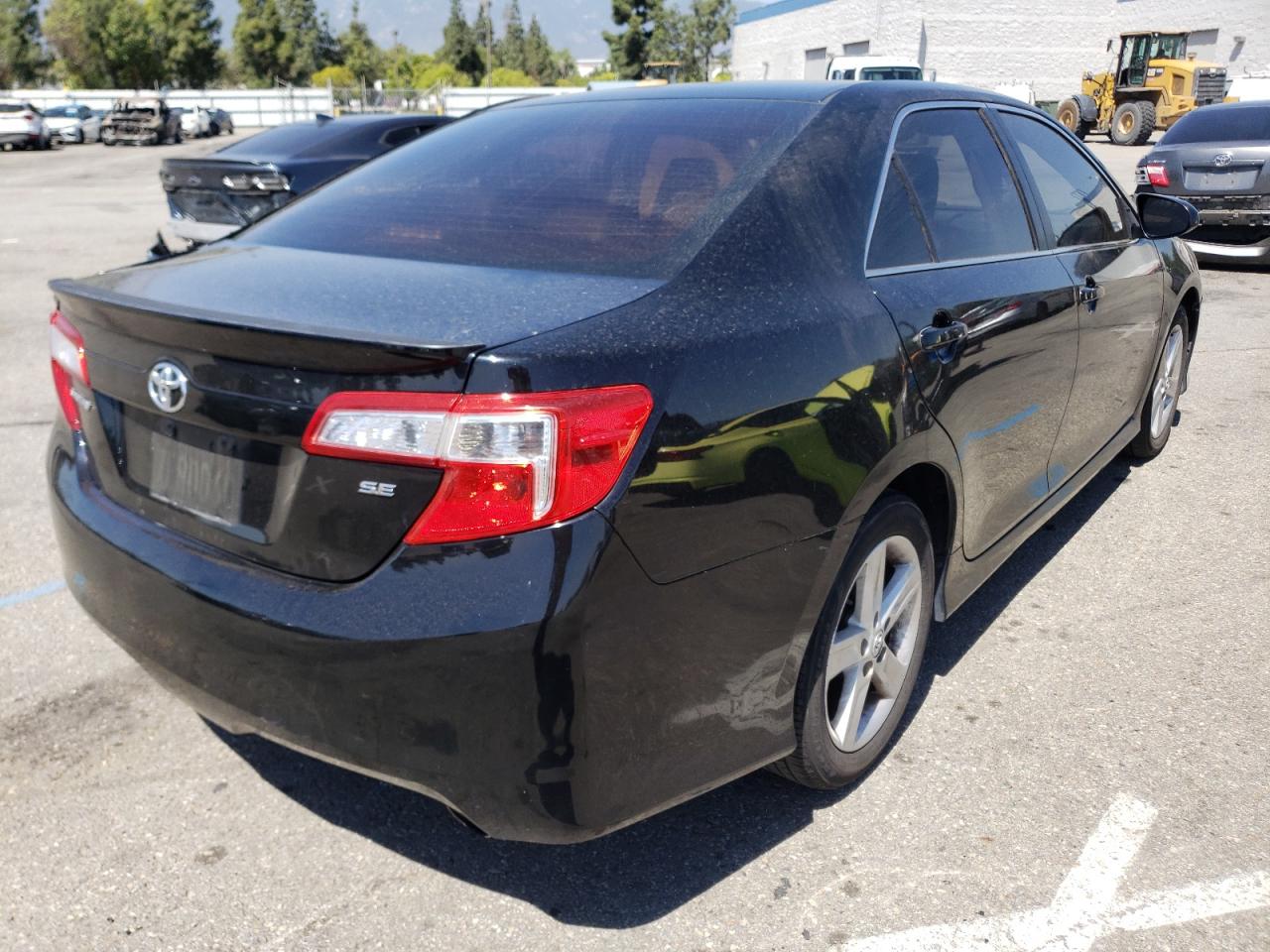 Photo 4 from auction – 2014 TOYOTA CAMRY L with VIN 4T1BF1FK5EU349527