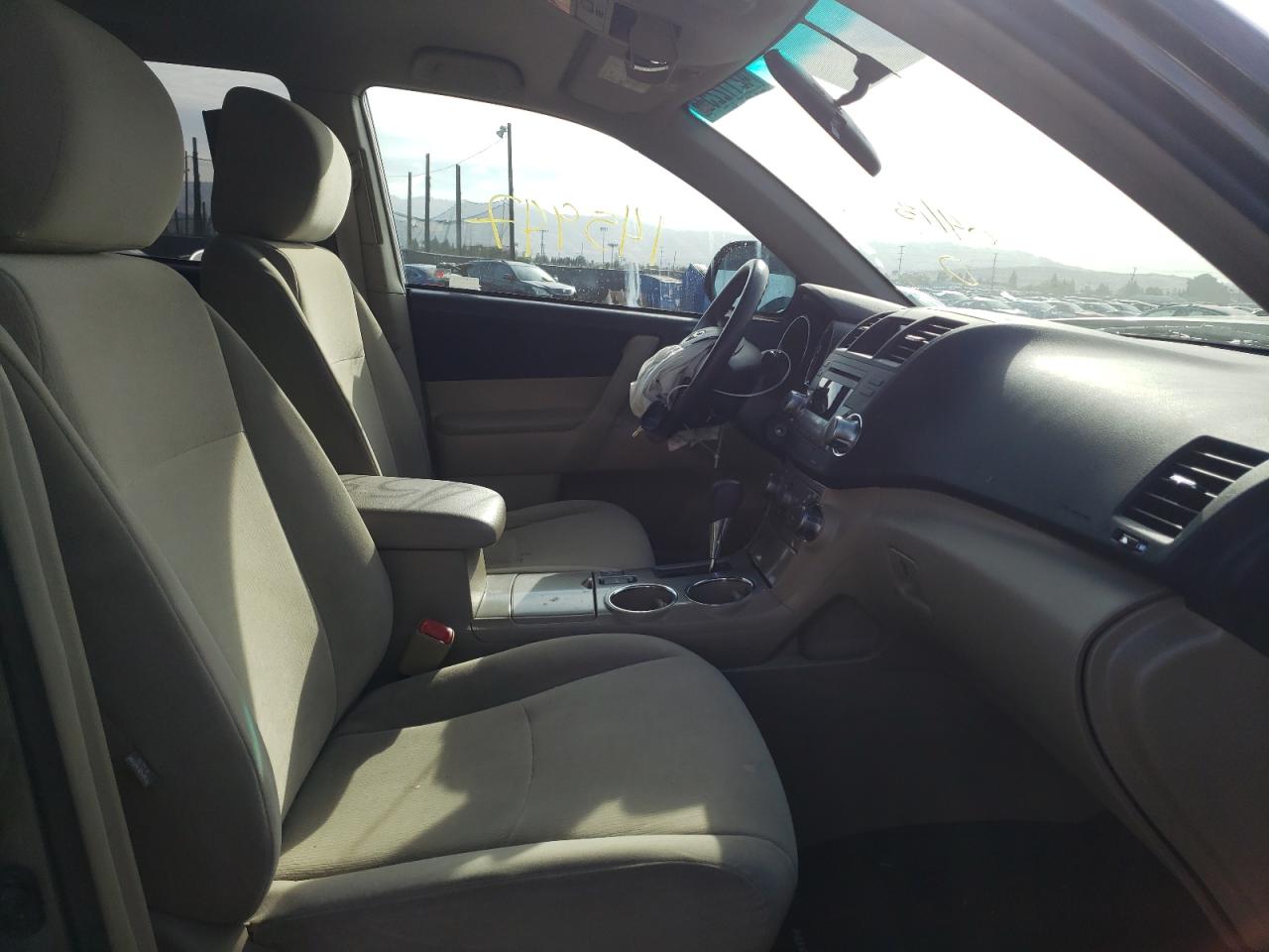 Photo 5 from auction – 2012 TOYOTA HIGHLANDER with VIN 5TDBK3EH8CS103252