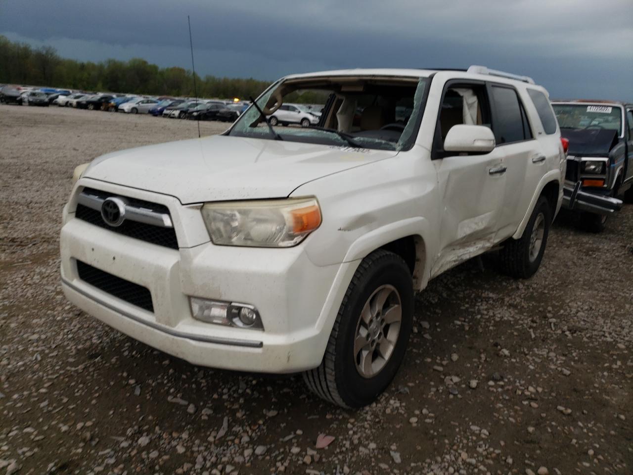 Photo 2 from auction – 2010 TOYOTA 4RUNNER SR with VIN JTEZU5JR0A5000747