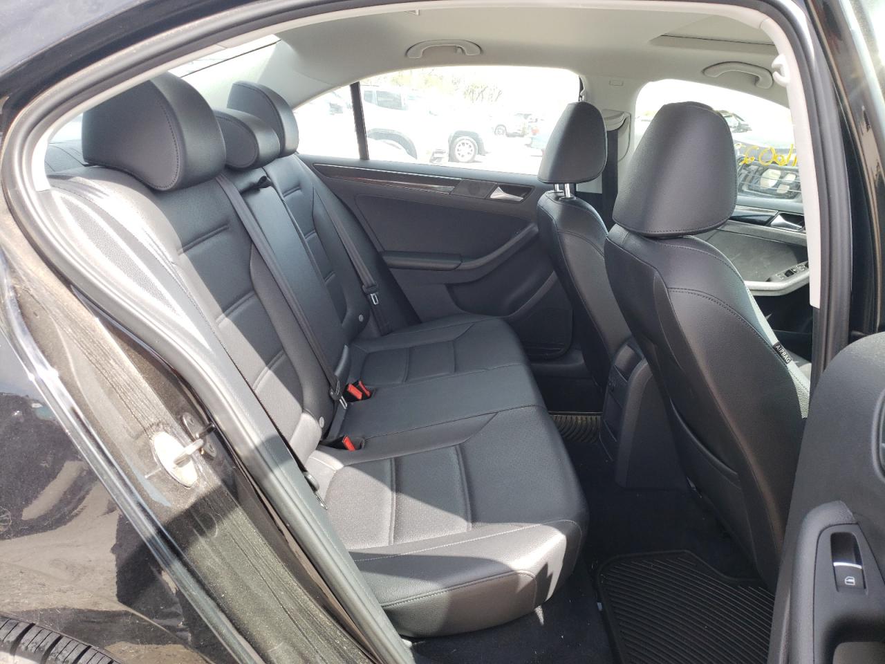 Photo 6 from auction – 2017 VOLKSWAGEN JETTA SEL with VIN 3VWL17AJ6HM280314