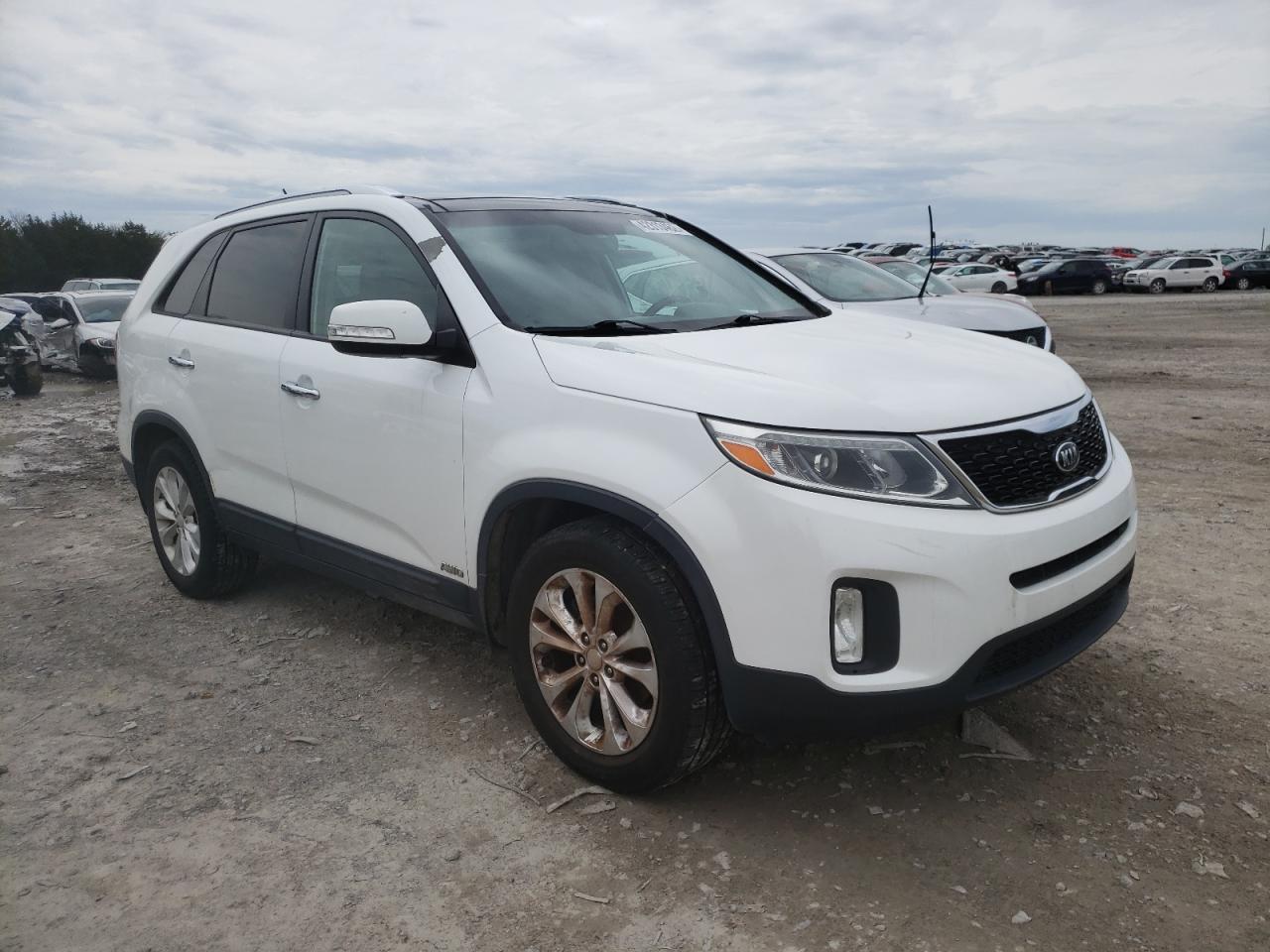 KIA SORENTO EX 2015 with VIN 5XYKUDA79FG600924 - Photo from auction