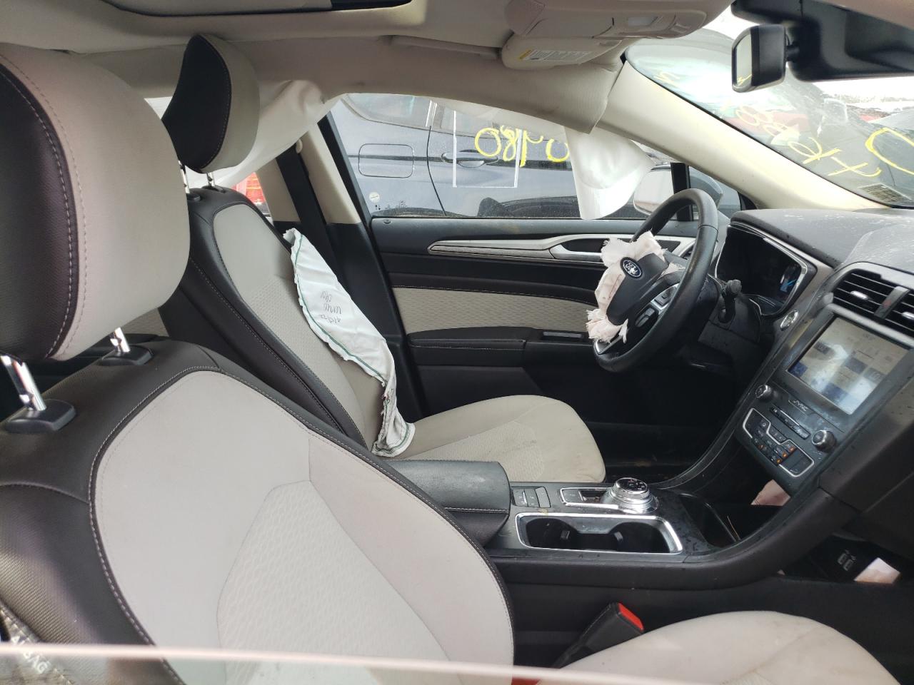 Photo 5 from auction – 2020 FORD FUSION SE with VIN 3FA6P0HD7LR248060