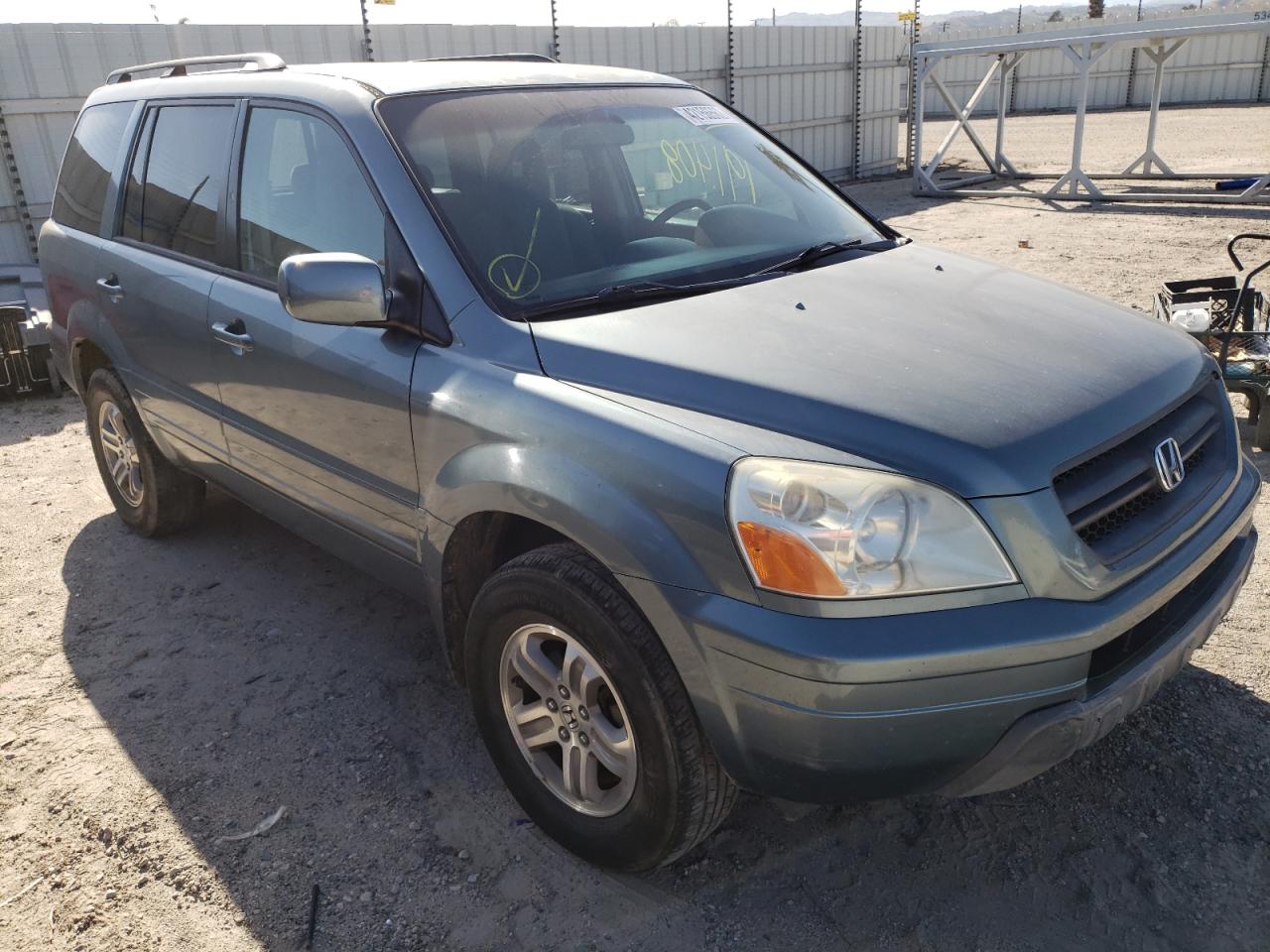 HONDA PILOT EX 2005 with VIN 2HKYF18405H533913 - Photo from auction