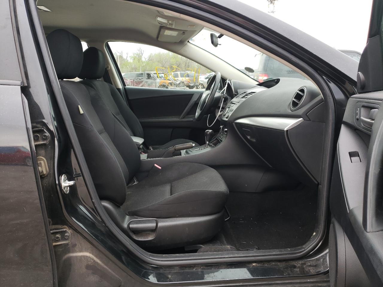Photo 5 from auction – 2012 MAZDA 3 I with VIN JM1BL1V75C1552085