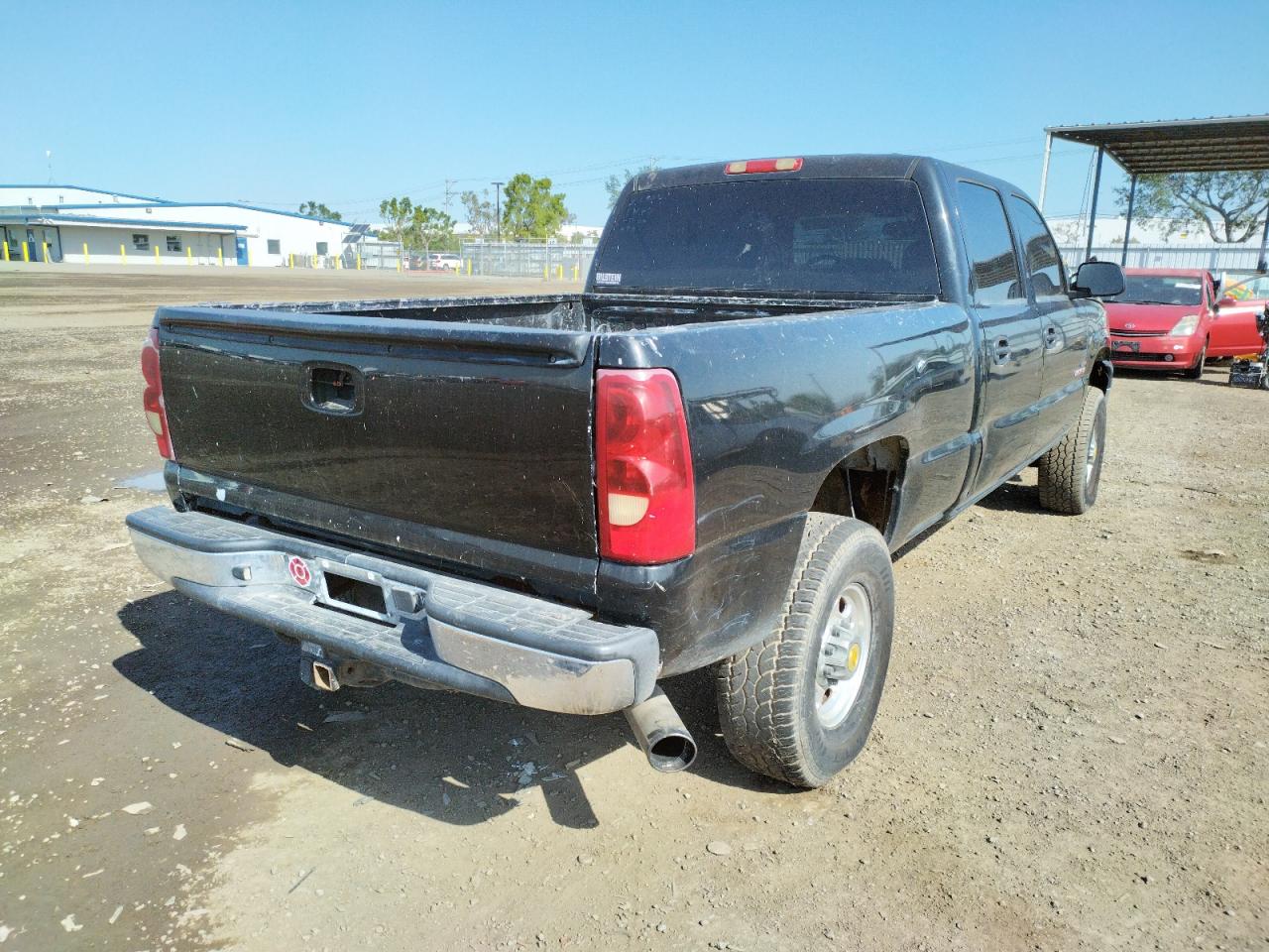 Фото 4 с аукциона – 2003 CHEVROLET SILVERADO с VIN 1GCHC23183F251523