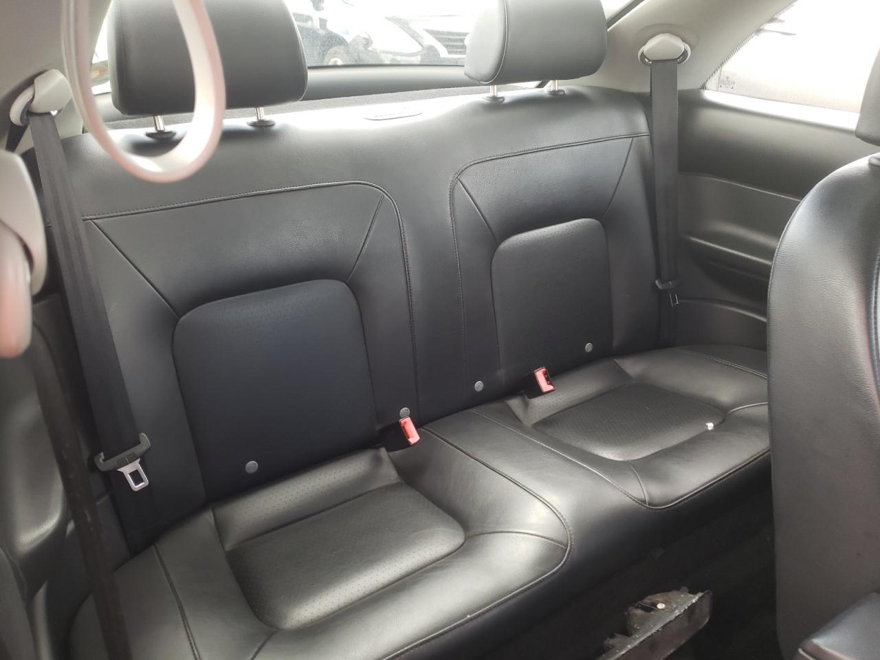 Photo 6 from auction – 2010 VOLKSWAGEN BEETLE with VIN 3VWPG3AGXAM002146