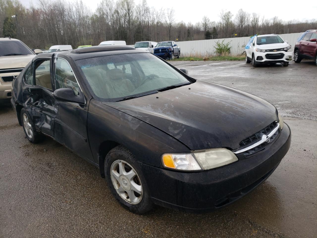 NISSAN ALTIMA XE 1998 with VIN 1N4DL01D5WC154632 - Photo from auction