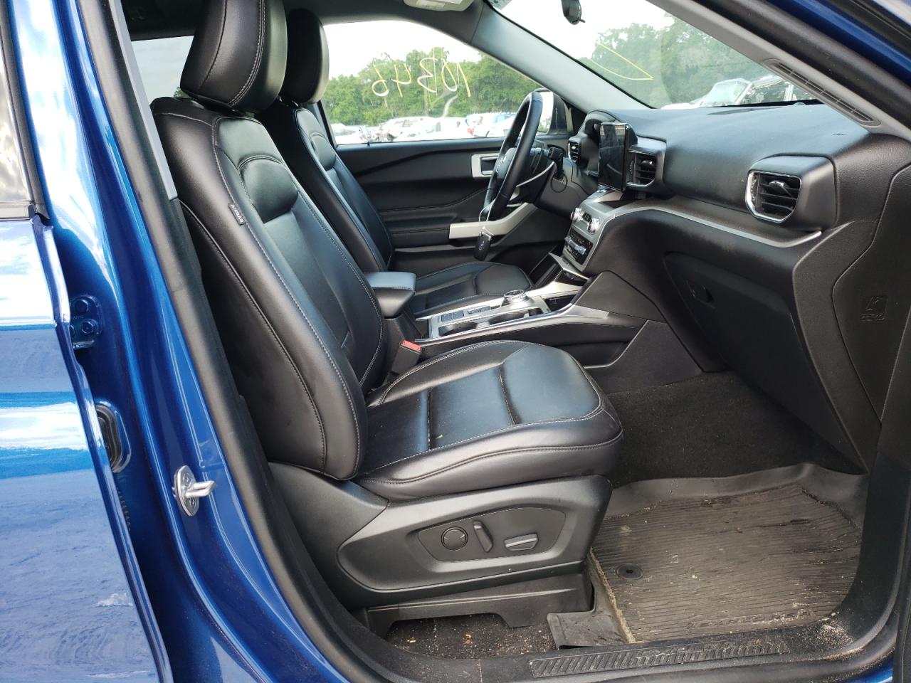 Photo 5 from auction – 2021 FORD EXPLORER X with VIN 1FMSK7DH7MGB86494