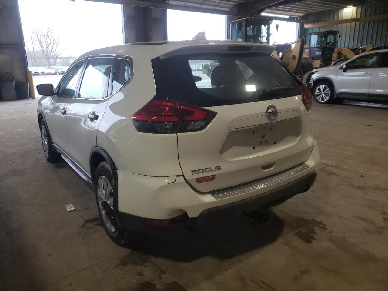 Photo 3 from auction – 2017 NISSAN ROGUE S with VIN JN8AT2MT9HW138855