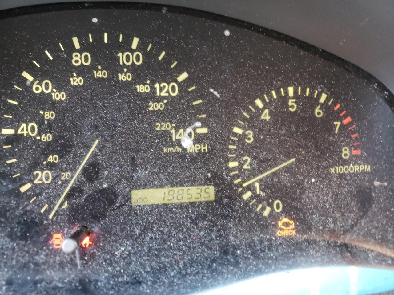Photo 8 from auction – 2000 LEXUS RX 300 with VIN JT6HF10U4Y0165076