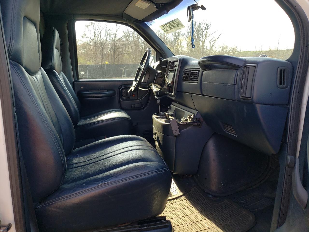 Photo 5 from auction – 1997 CHEVROLET EXPRESS G2 with VIN 1GCFG25M0V1070533