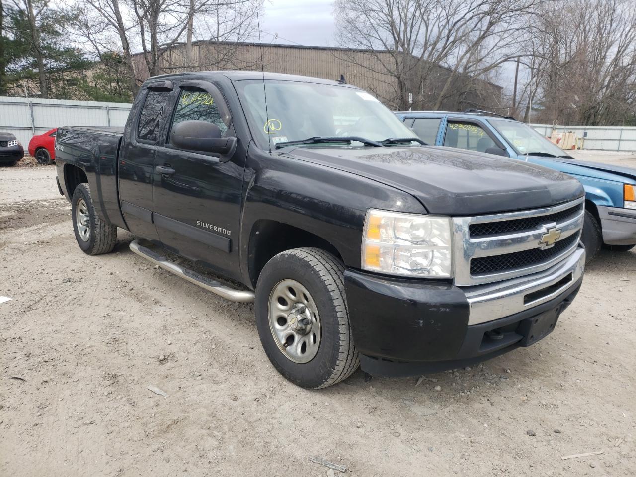 CHEVROLET SILVERADO 2011 with VIN 1GCRKREA8BZ153876 - Photo from auction