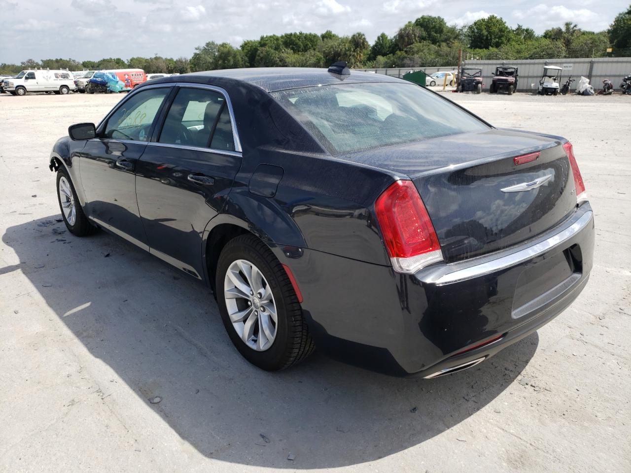 Photo 3 from auction – 2019 CHRYSLER 300 TOURIN with VIN 2C3CCAAG9KH542433