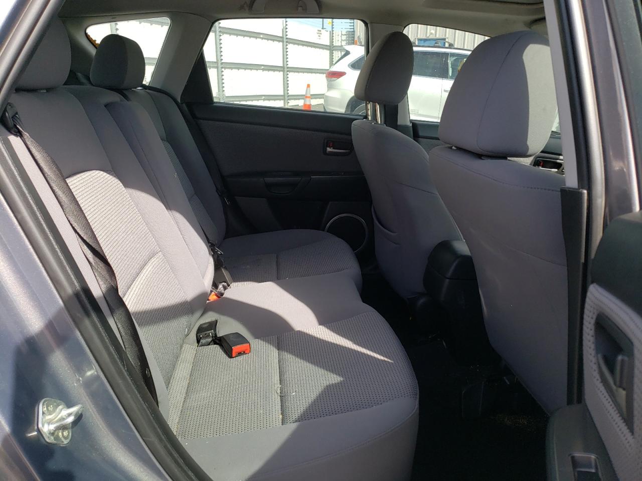 Photo 6 from auction – 2007 MAZDA 3 HATCHBAC with VIN JM1BK143071764111