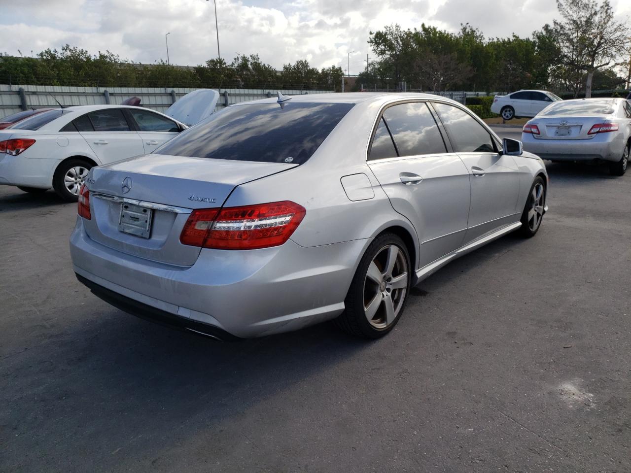 Photo 4 from auction – 2010 MERCEDES-BENZ E 350 4MAT with VIN WDDHF8HB5AA105804