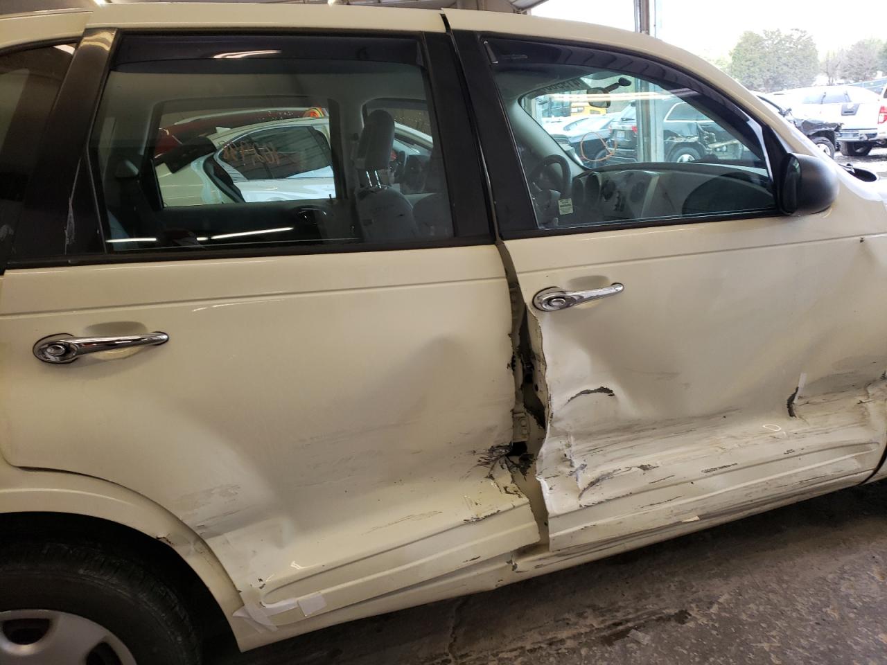 Photo 9 from auction – 2008 CHRYSLER PT CRUISER with VIN 3A8FY48B48T242832