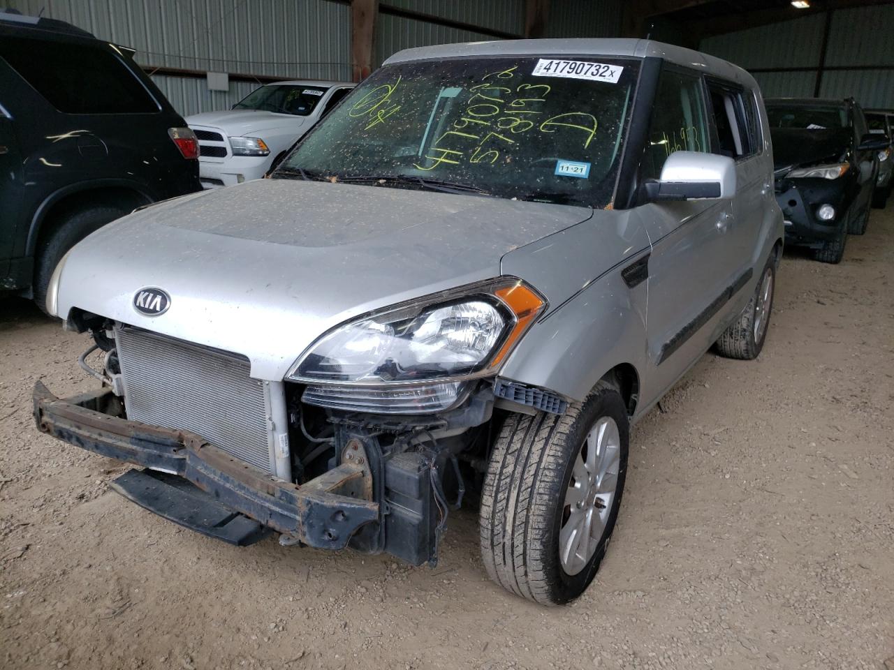 Photo 2 from auction – 2013 KIA SOUL + with VIN KNDJT2A6XD7578193
