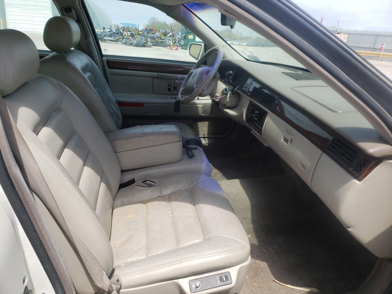 Photo 5 from auction – 1995 CADILLAC DEVILLE CO with VIN 1G6KF52YXSU289054