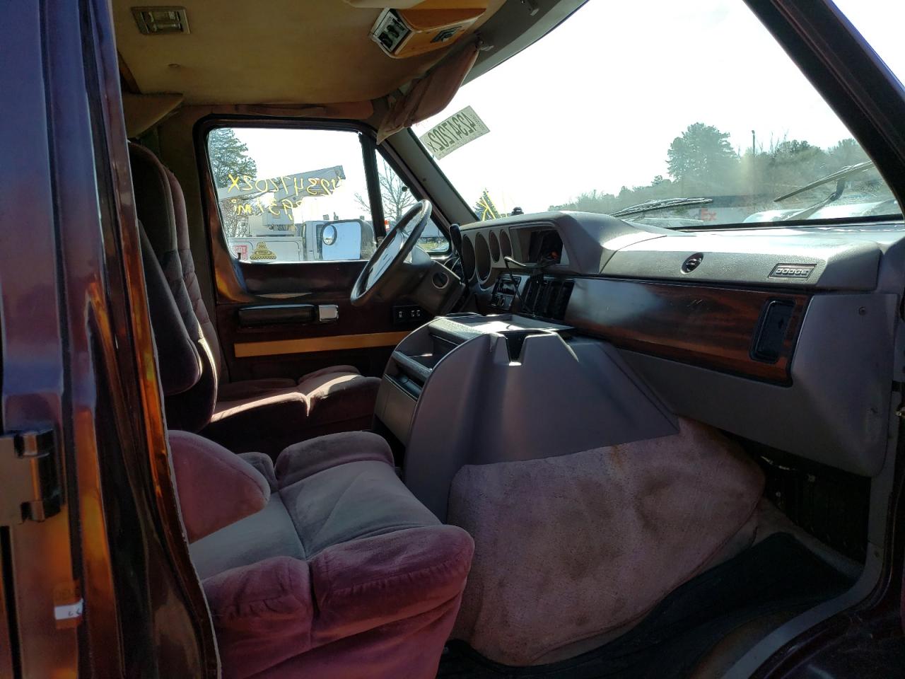 Photo 5 from auction – 1994 DODGE RAM VAN B2 with VIN 2B6HB21Y0RK100760