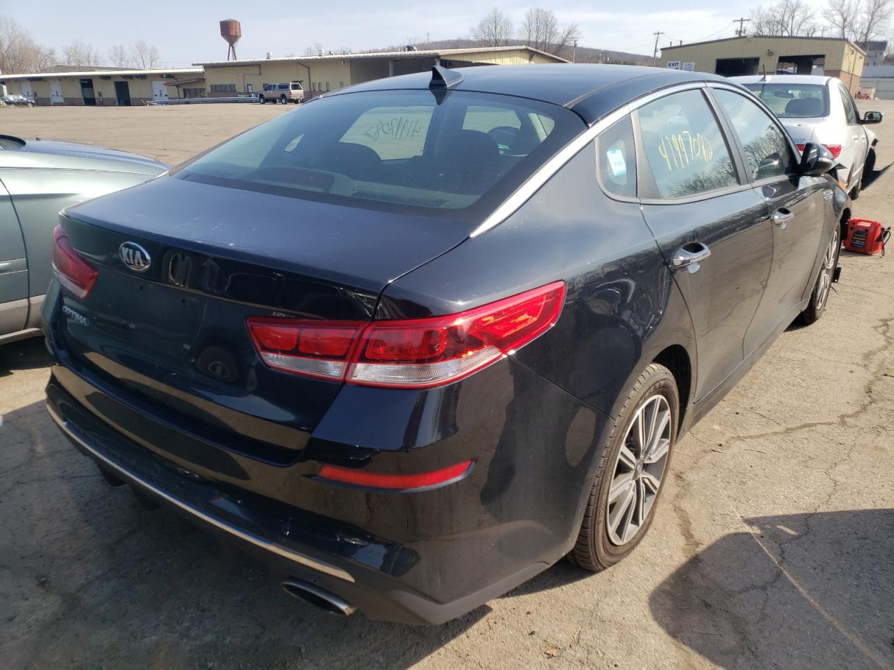 Photo 4 from auction – 2019 KIA OPTIMA LX with VIN 5XXGT4L32KG352002
