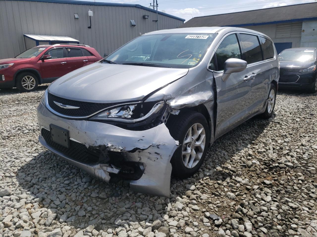 Photo 2 from auction – 2020 CHRYSLER PACIFICA T with VIN 2C4RC1FG3LR121219