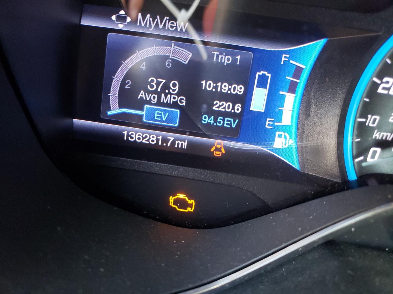 Photo 8 from auction – 2013 FORD C-MAX SEL with VIN 1FADP5BU1DL510278
