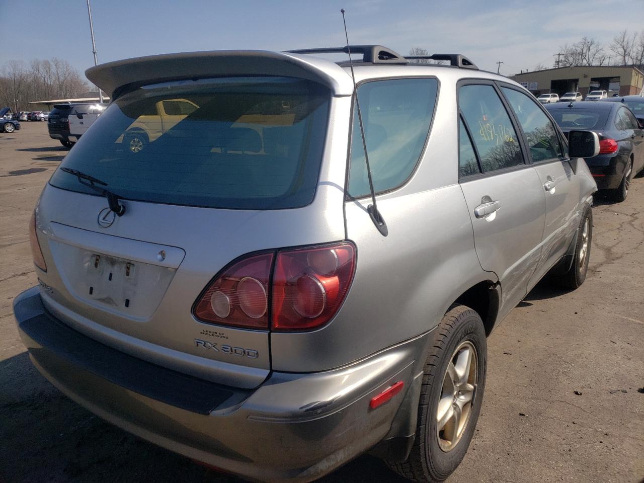 Photo 4 from auction – 2000 LEXUS RX 300 with VIN JT6HF10U4Y0165076