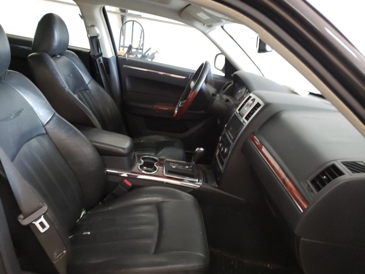 Photo 5 from auction – 2010 CHRYSLER 300C with VIN 2C3CA6CTXAH221612
