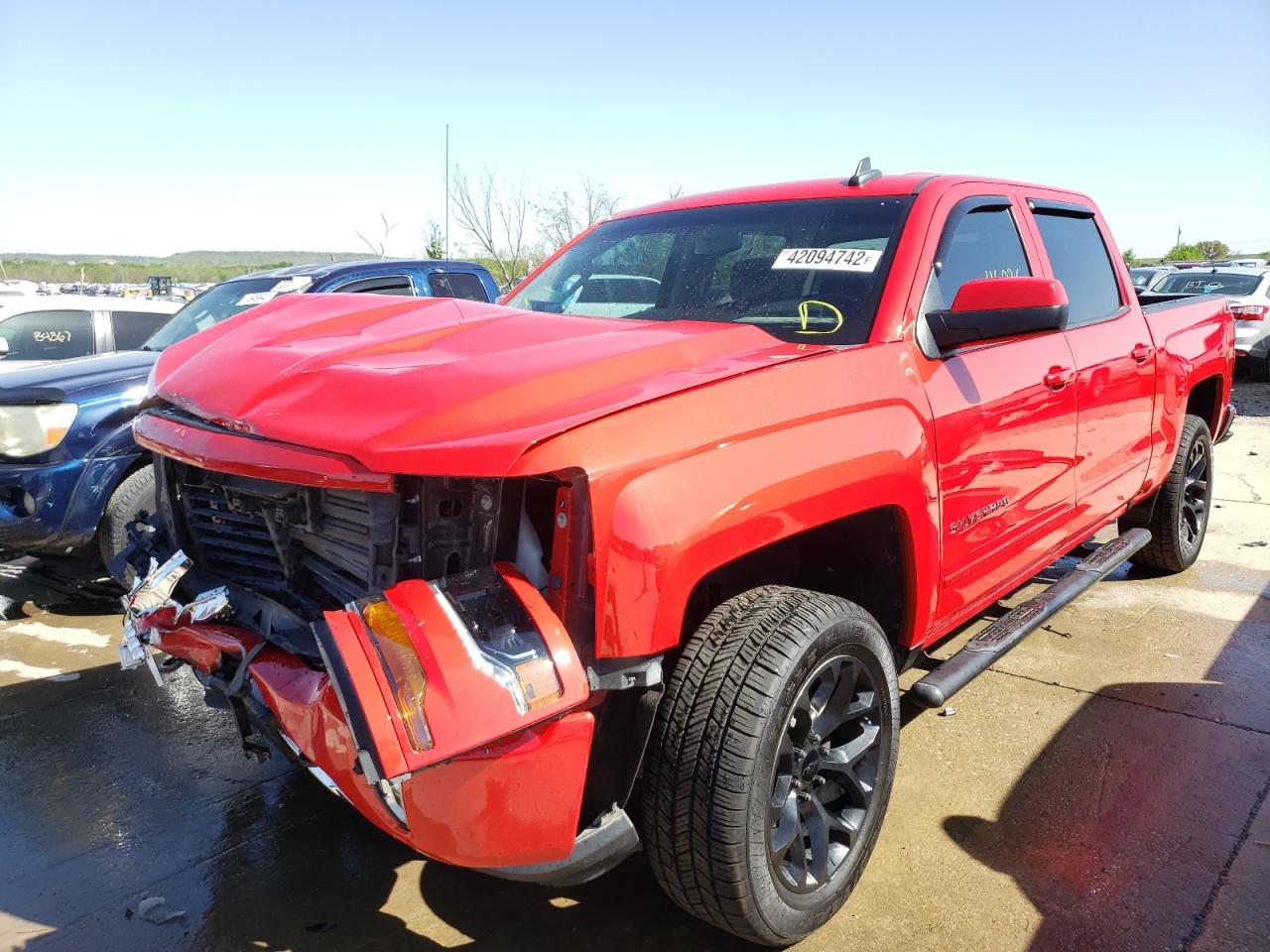 Photo 2 from auction – 2018 CHEVROLET SILVERADO with VIN 3GCUKREC9JG111663