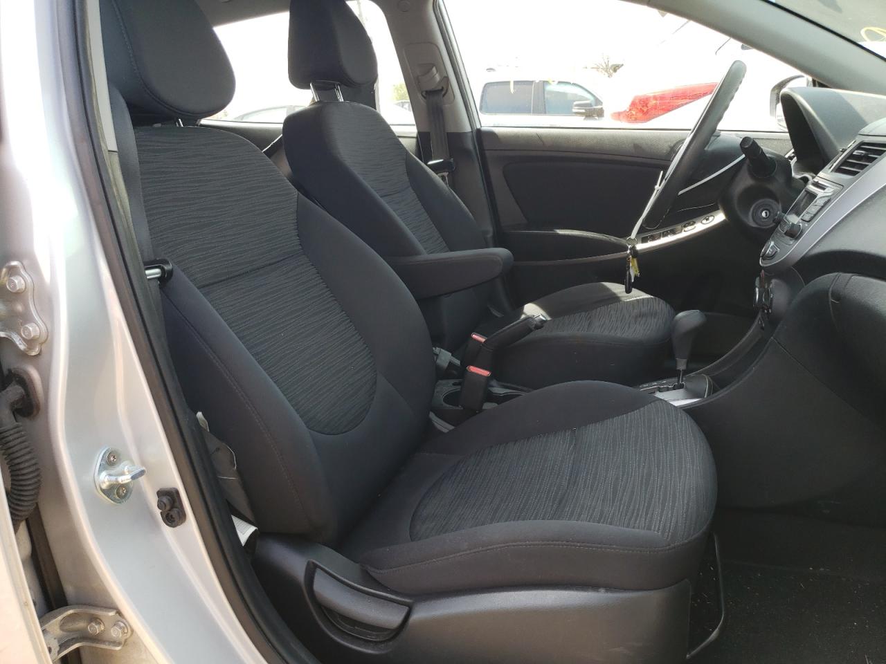 Photo 5 from auction – 2016 HYUNDAI ACCENT SE with VIN KMHCT5AE8GU278655