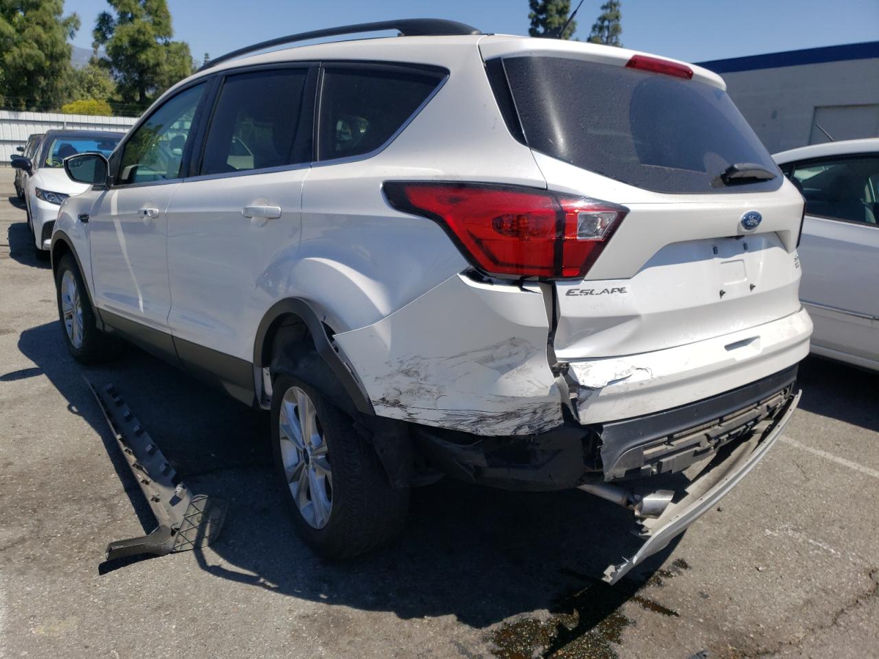 Photo 3 from auction – 2019 FORD ESCAPE SEL with VIN 1FMCU0HD7KUC31364
