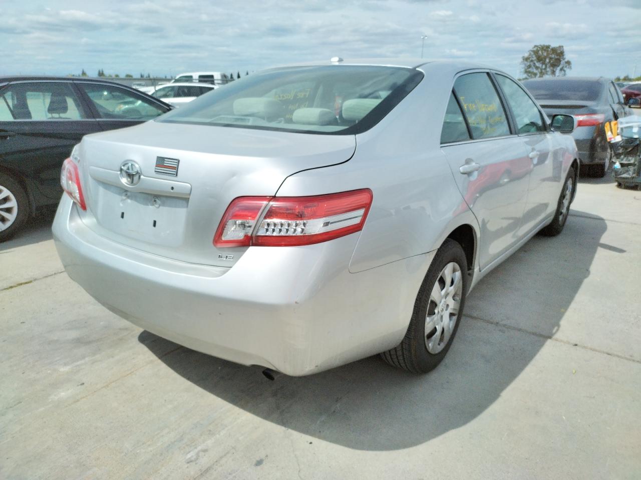 Фото 4 с аукциона – 2011 TOYOTA CAMRY BASE с VIN 4T4BF3EK4BR203764