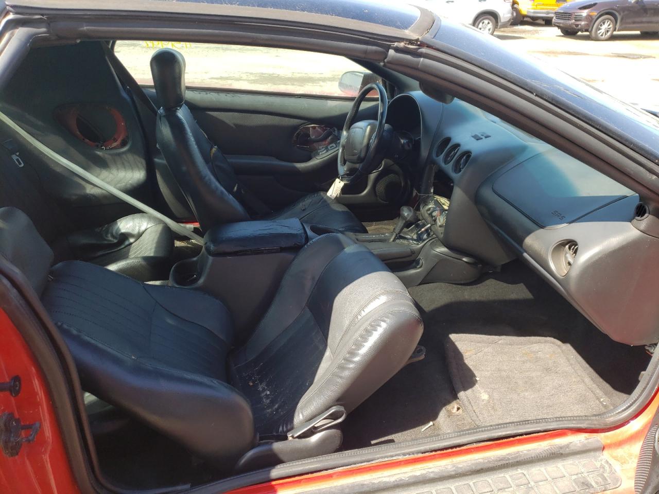 Photo 5 from auction – 2001 PONTIAC FIREBIRD F with VIN 2G2FV22G712114812