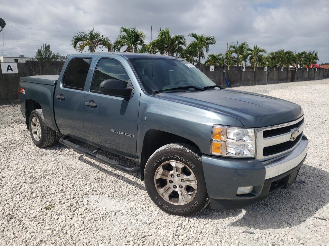 CHEVROLET SILVERADO 2008 con VIN 2GCEK13M981174086 - Foto de la subasta