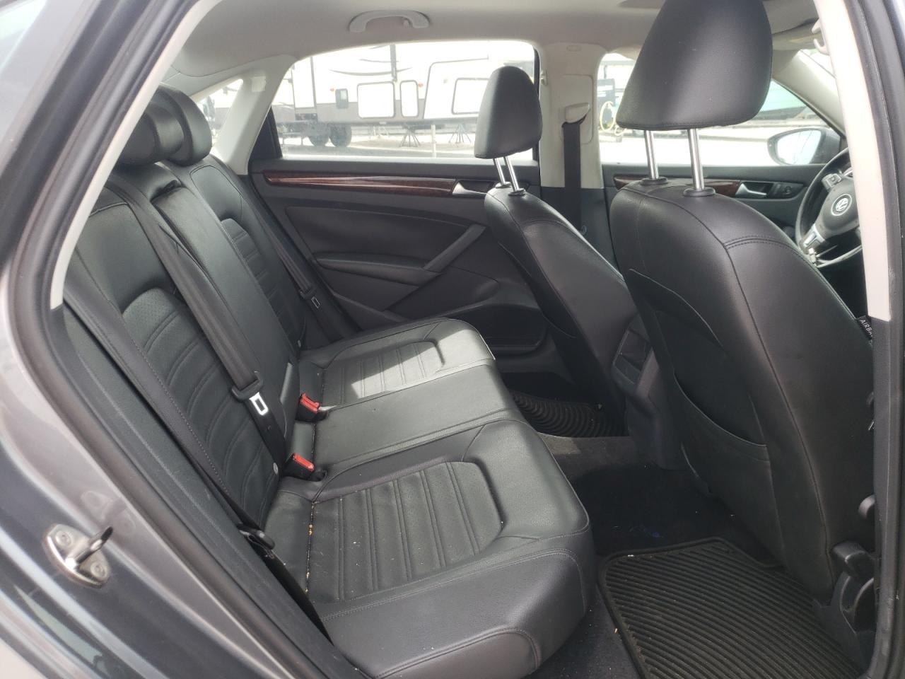Photo 6 from auction – 2012 VOLKSWAGEN PASSAT SEL with VIN 1VWCP7A3XCC065853