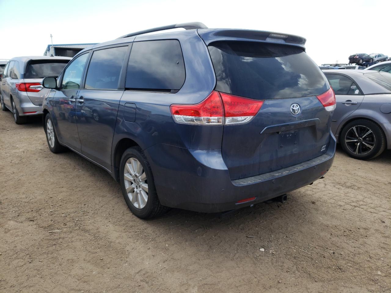 Photo 3 from auction – 2014 TOYOTA SIENNA XLE with VIN 5TDDK3DC6ES091166