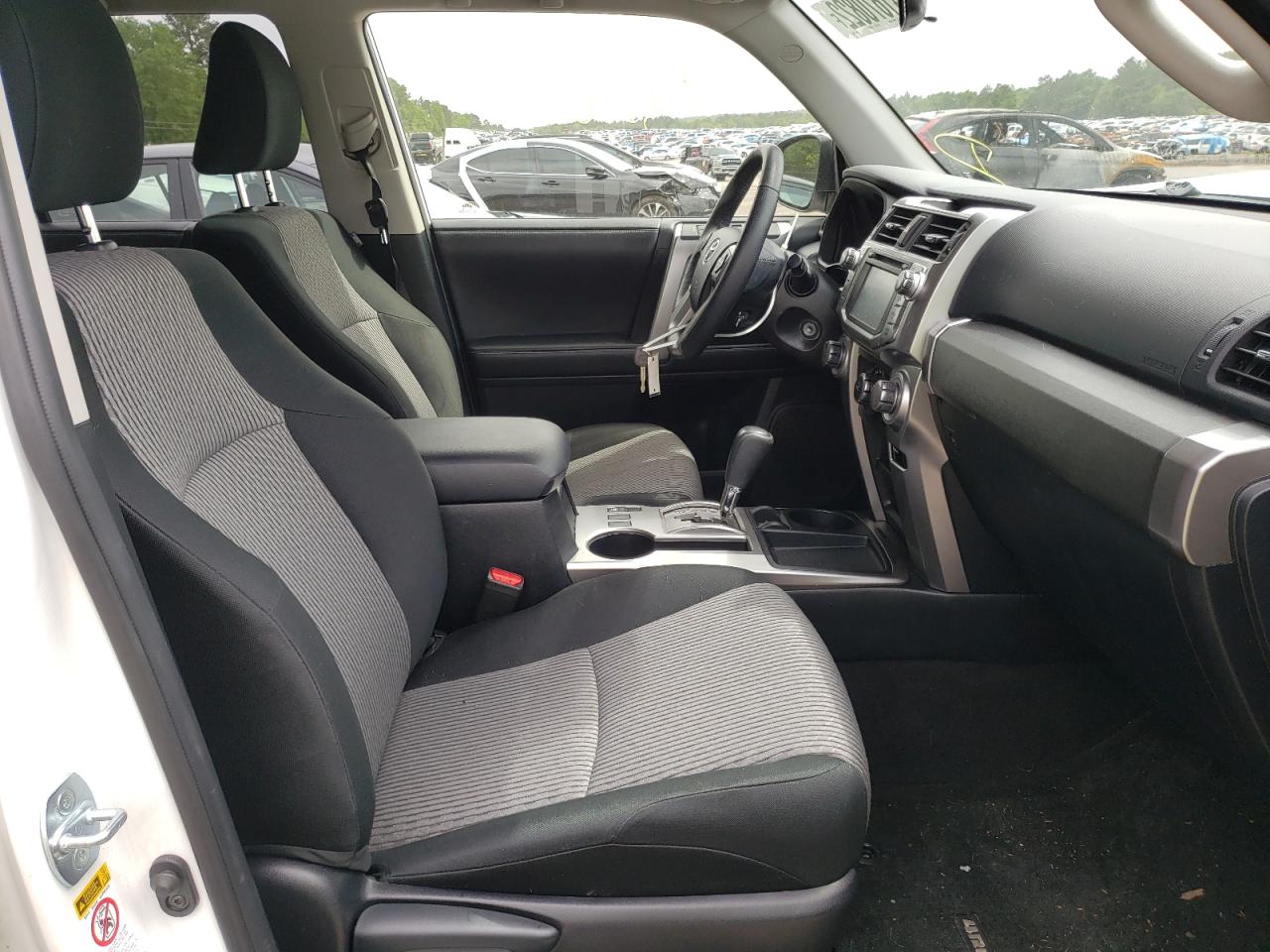 Photo 5 from auction – 2018 TOYOTA 4RUNNER SR with VIN JTEZU5JRXJ5190931