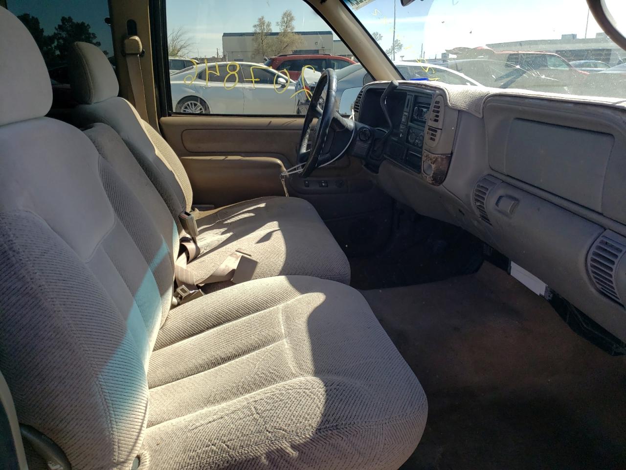 Photo 5 from auction – 1998 CHEVROLET GMT-400 C1 with VIN 2GCEC19MXW1268642