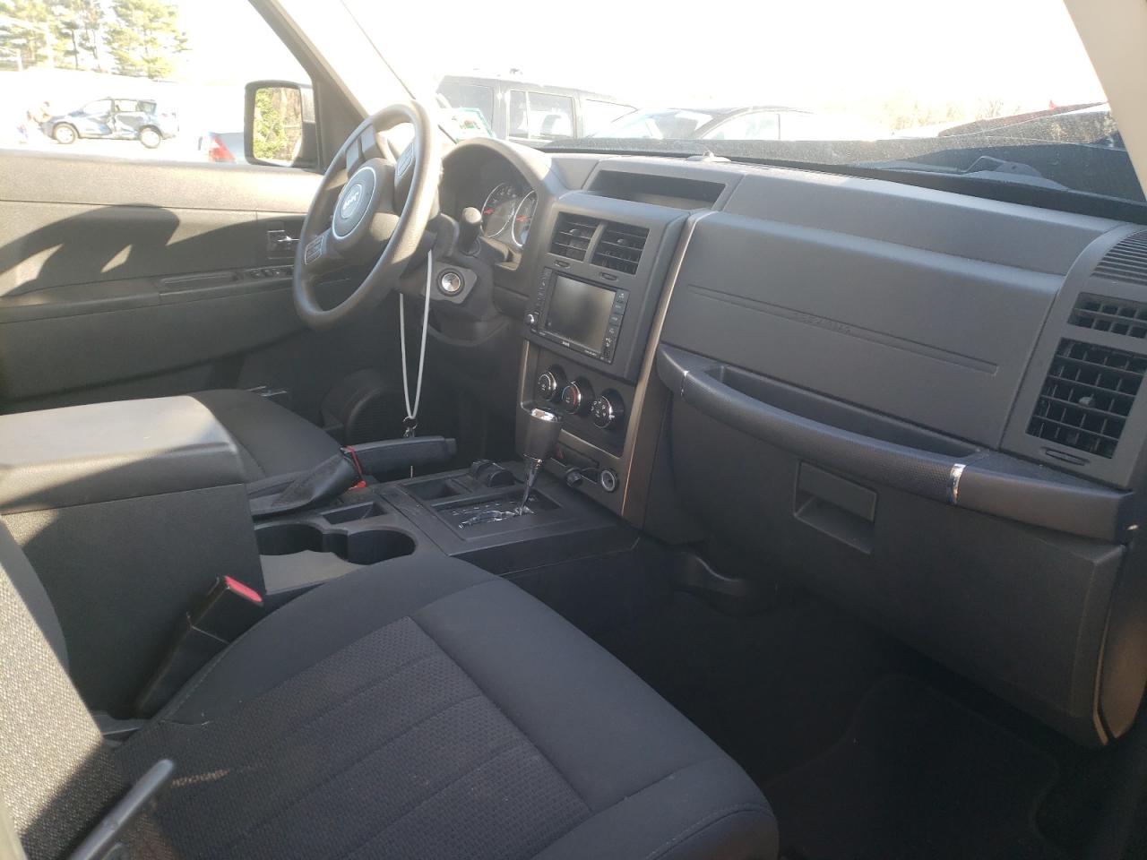 Photo 5 from auction – 2012 JEEP LIBERTY SP with VIN 1C4PJMAK4CW202876