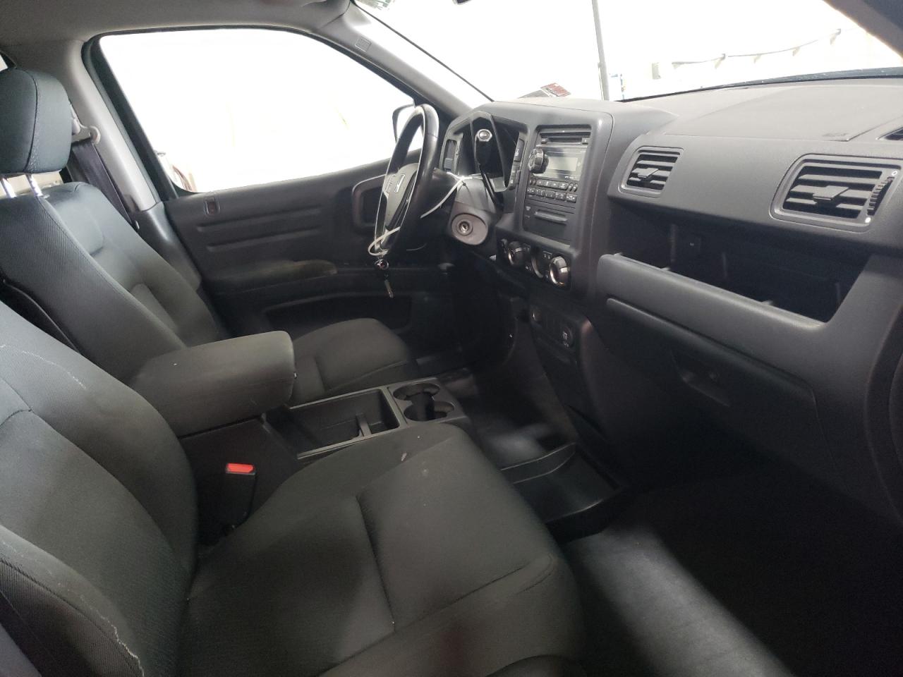 Photo 5 from auction – 2013 HONDA RIDGELINE with VIN 5FPYK1F70DB008265