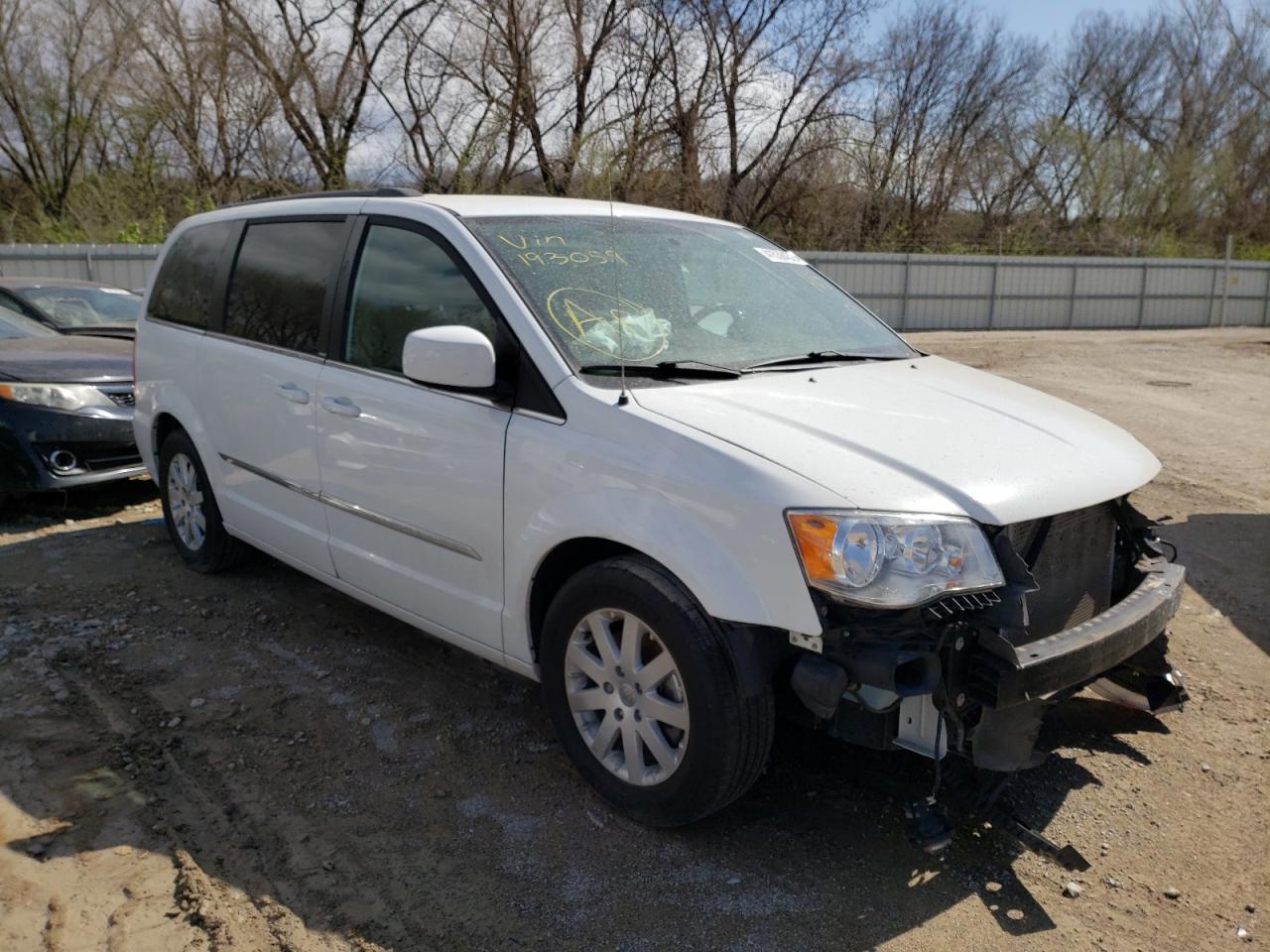 Photo 1 from auction – 2014 CHRYSLER TOWN & COU with VIN 2C4RC1BG3ER193059
