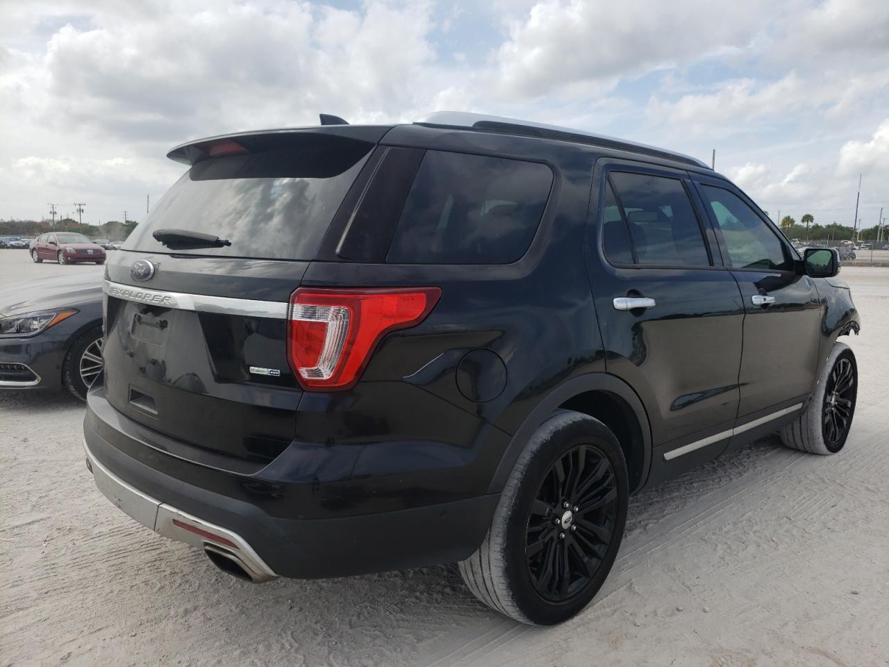 Photo 4 from auction – 2017 FORD EXPLORER P with VIN 1FM5K8HT2HGC88633