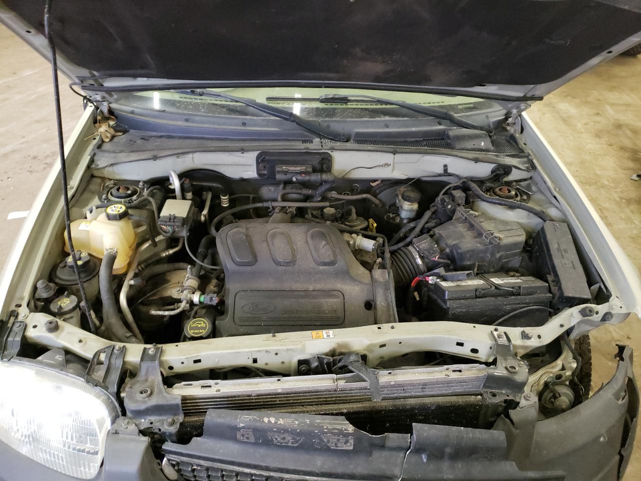 Photo 7 from auction – 2004 FORD ESCAPE XLT with VIN 1FMYU03184KA50050