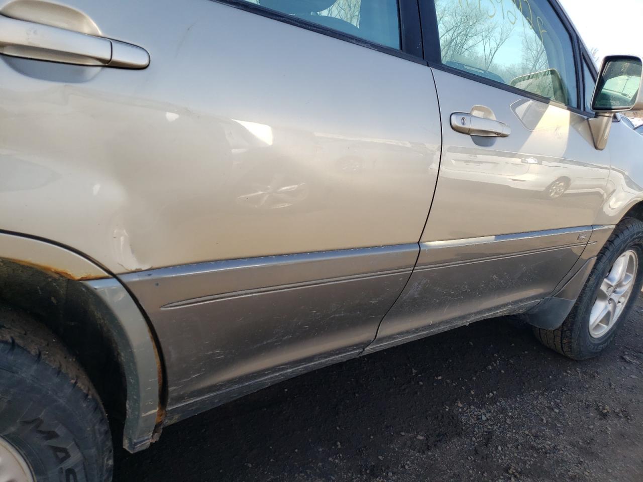 Photo 9 from auction – 2003 LEXUS RX 300 with VIN JTJHF10U030312699