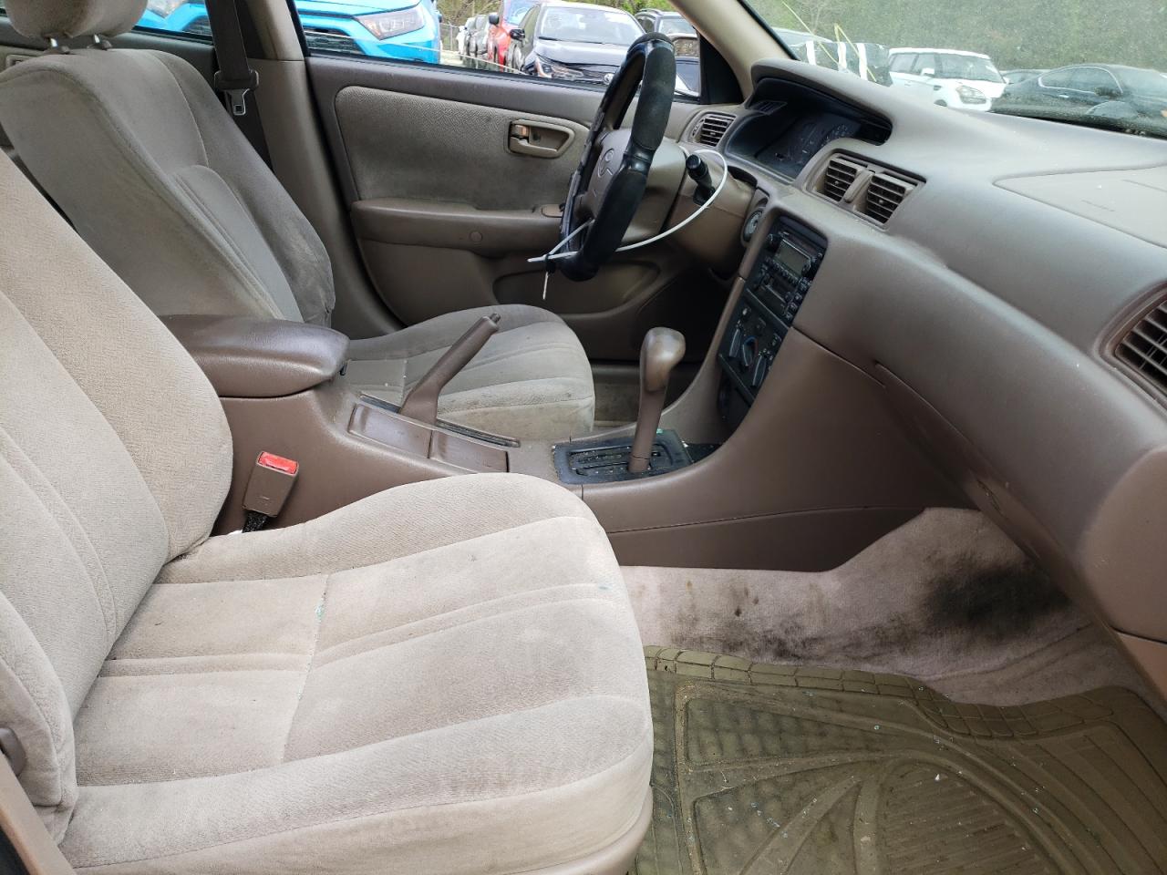 Photo 5 from auction – 2000 TOYOTA CAMRY CE with VIN 4T1BG22K0YU955976