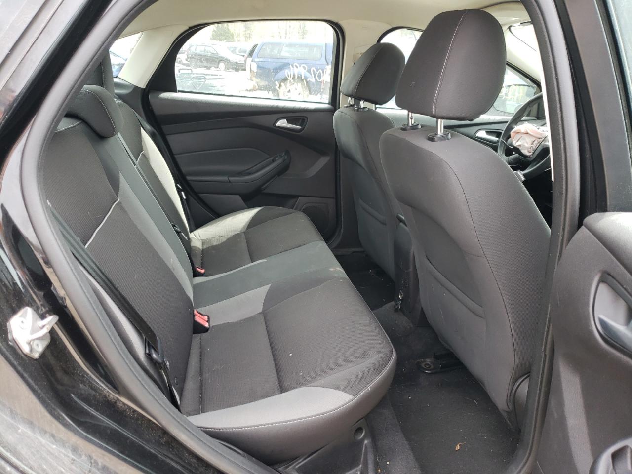Photo 6 from auction – 2014 FORD FOCUS SE with VIN 1FADP3F24EL310378