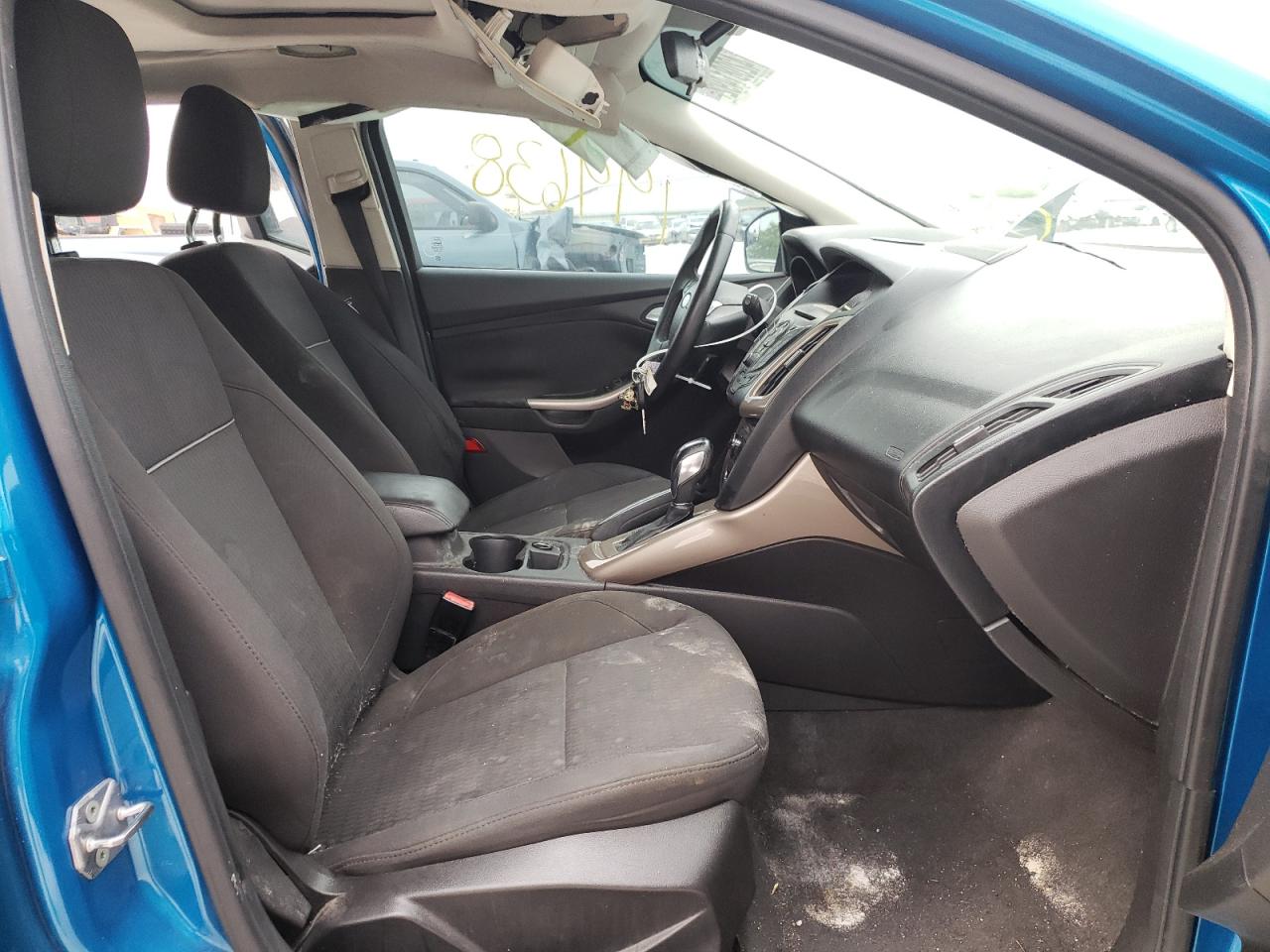 Photo 5 from auction – 2012 FORD FOCUS SEL with VIN 1FAHP3M20CL135712