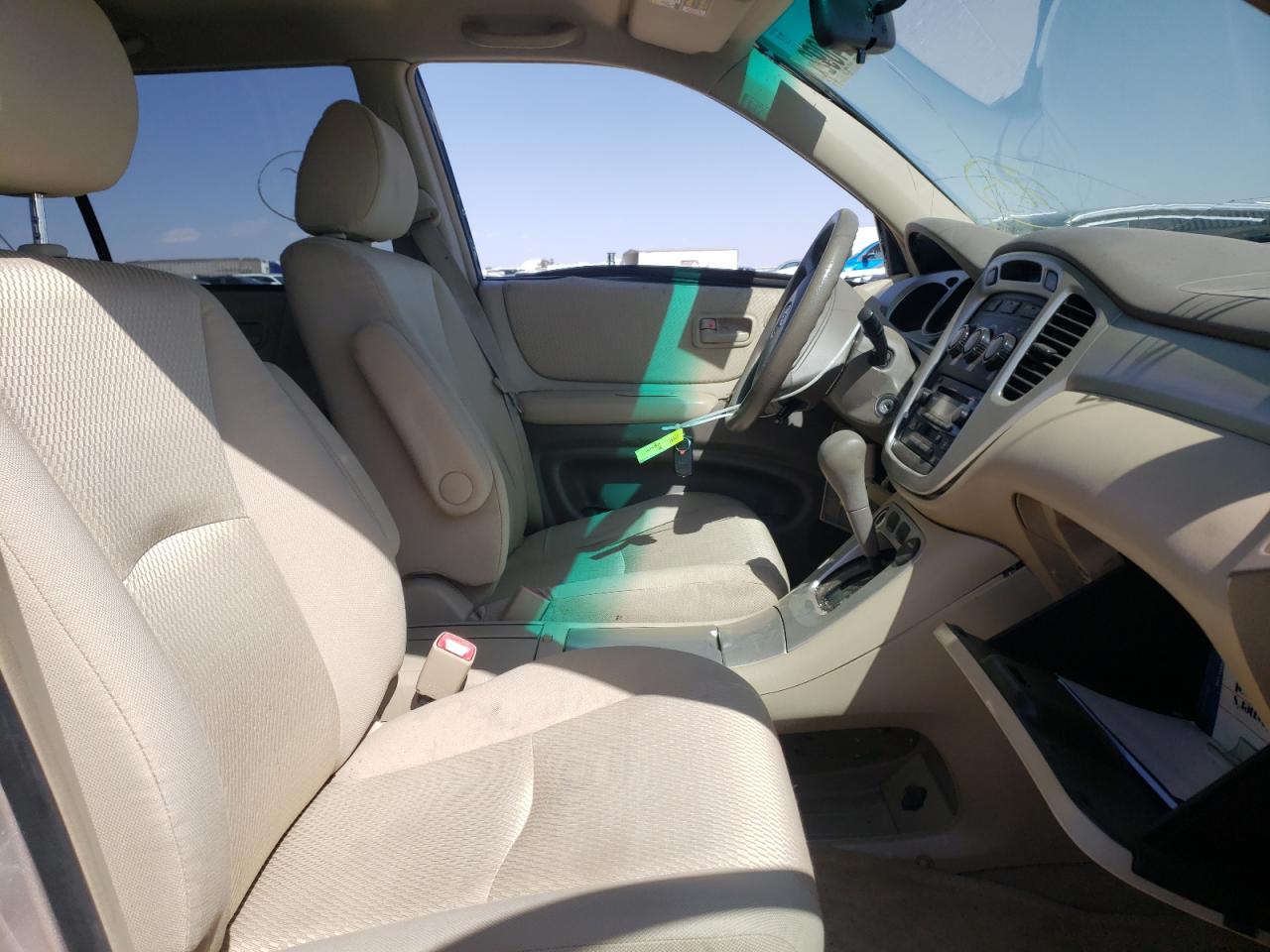 Photo 5 from auction – 2005 TOYOTA HIGHLANDER with VIN JTEEP21A650120361