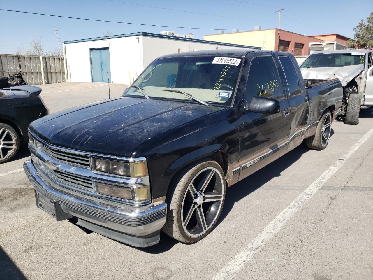 Photo 2 from auction – 1998 CHEVROLET GMT-400 C1 with VIN 2GCEC19MXW1268642