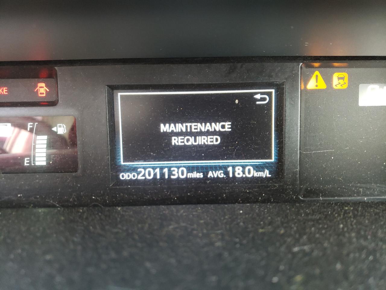 Photo 13 from auction – 2017 TOYOTA PRIUS V with VIN JTDZN3EU7HJ074110